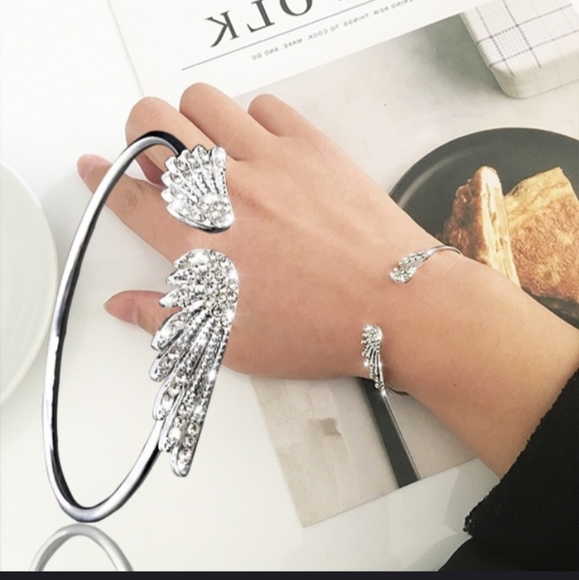 2XHP!! NWT Goth Silver Angel Wings Bracelet! - Picture 7 of 11